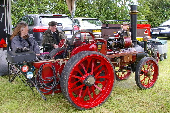 scale model steam traction engine